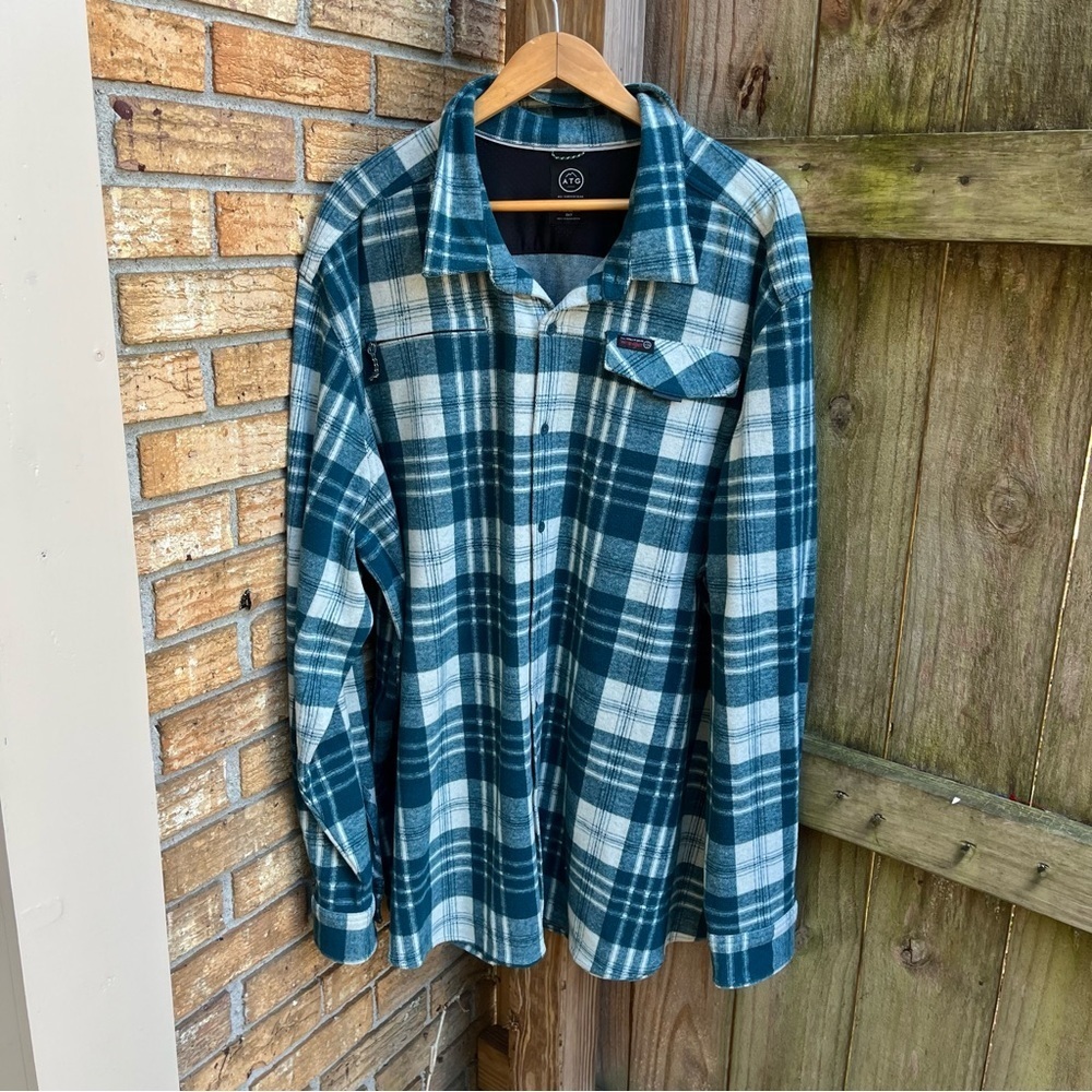 Wrangler ATG Blue and White Plaid Flannel Casual Button Down Shirt